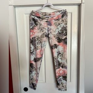 Floral leggings by Fabletics size XL